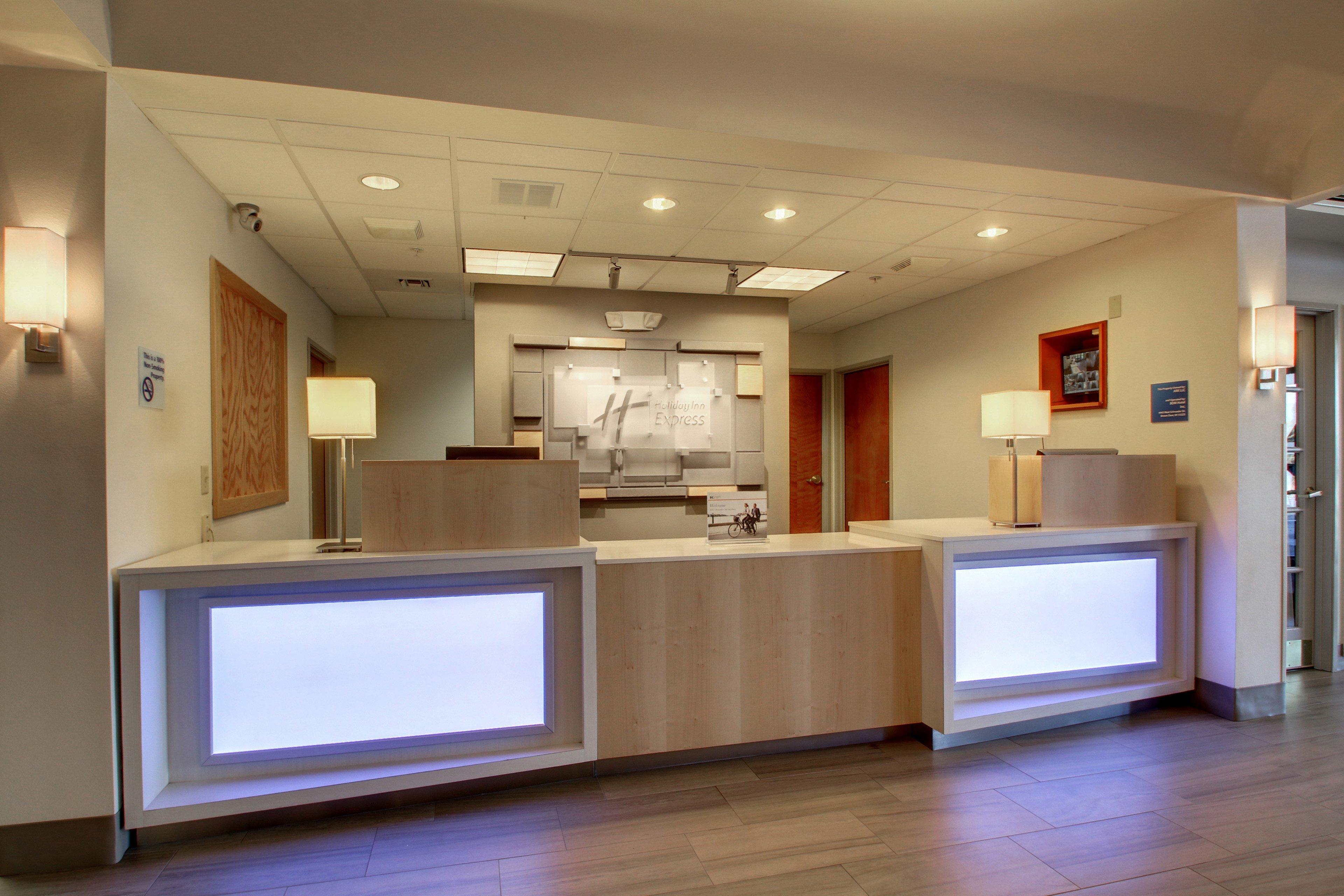 Holiday Inn Express Milwaukee N- Brown Deer/Mequon Exteriör bild