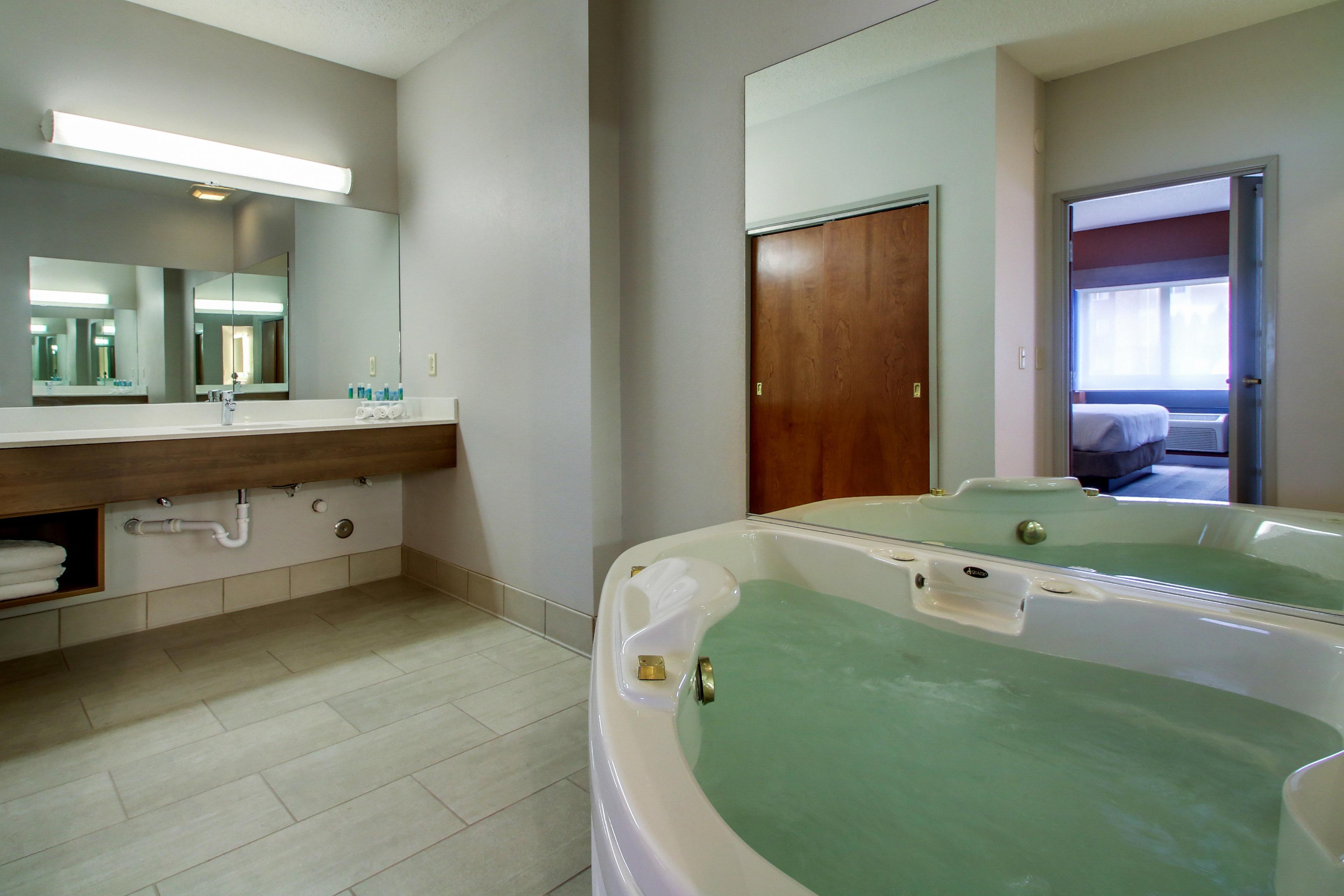 Holiday Inn Express Milwaukee N- Brown Deer/Mequon Exteriör bild